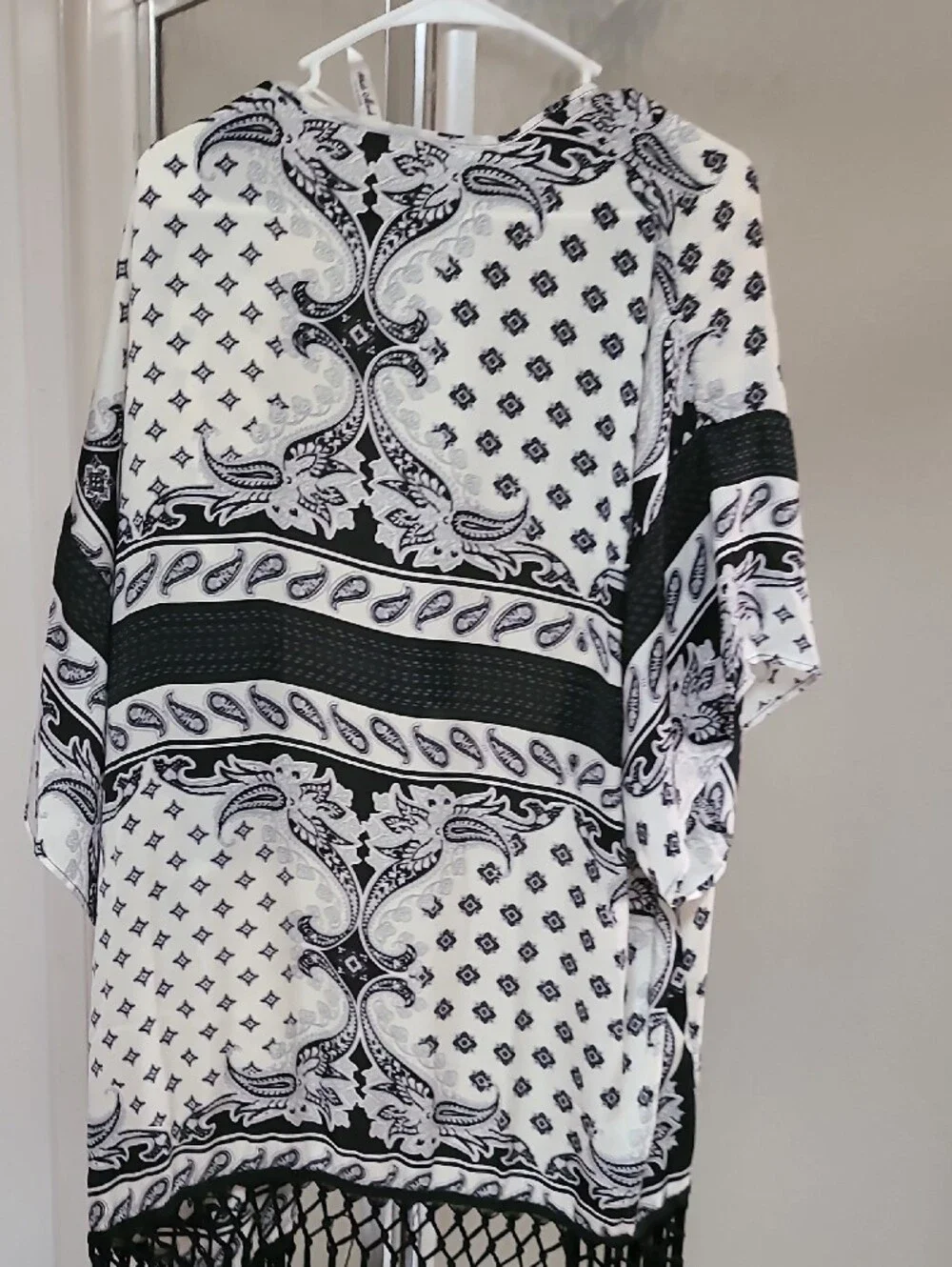 White Mark Black & White Paisley Kimono